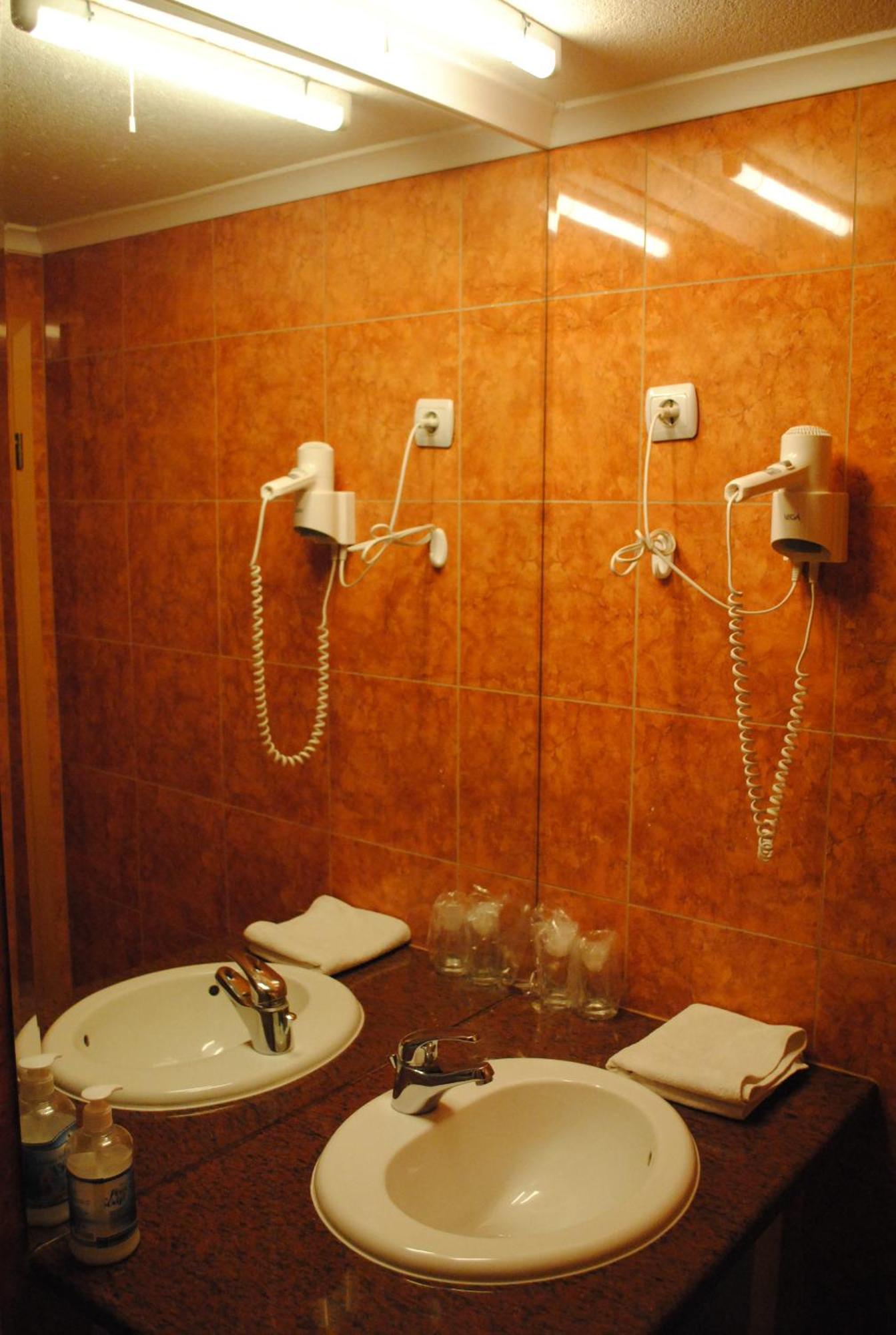Motel Kiwi Grude ห้อง รูปภาพ