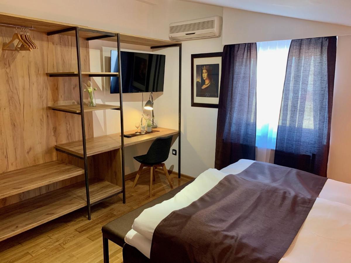 Motel Kiwi Grude ภายนอก รูปภาพ