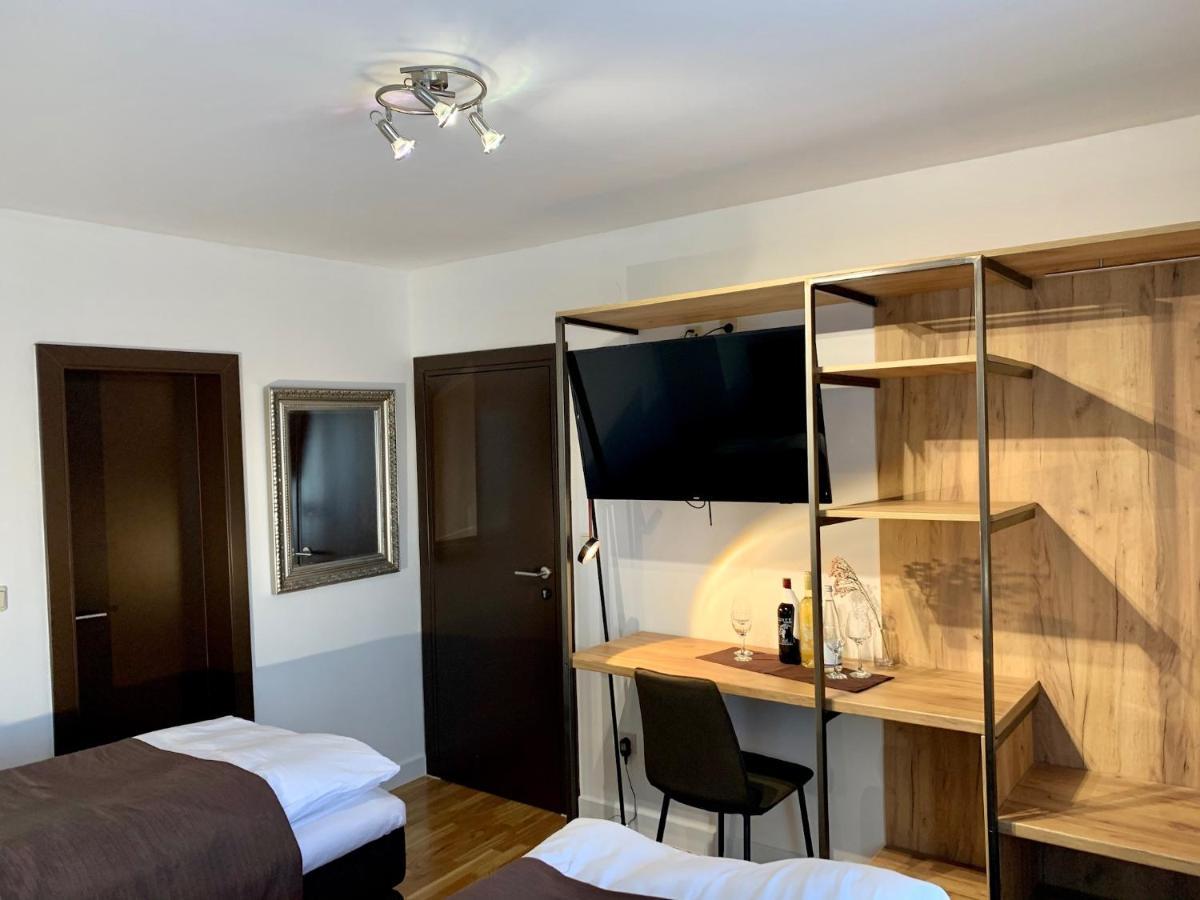 Motel Kiwi Grude ภายนอก รูปภาพ