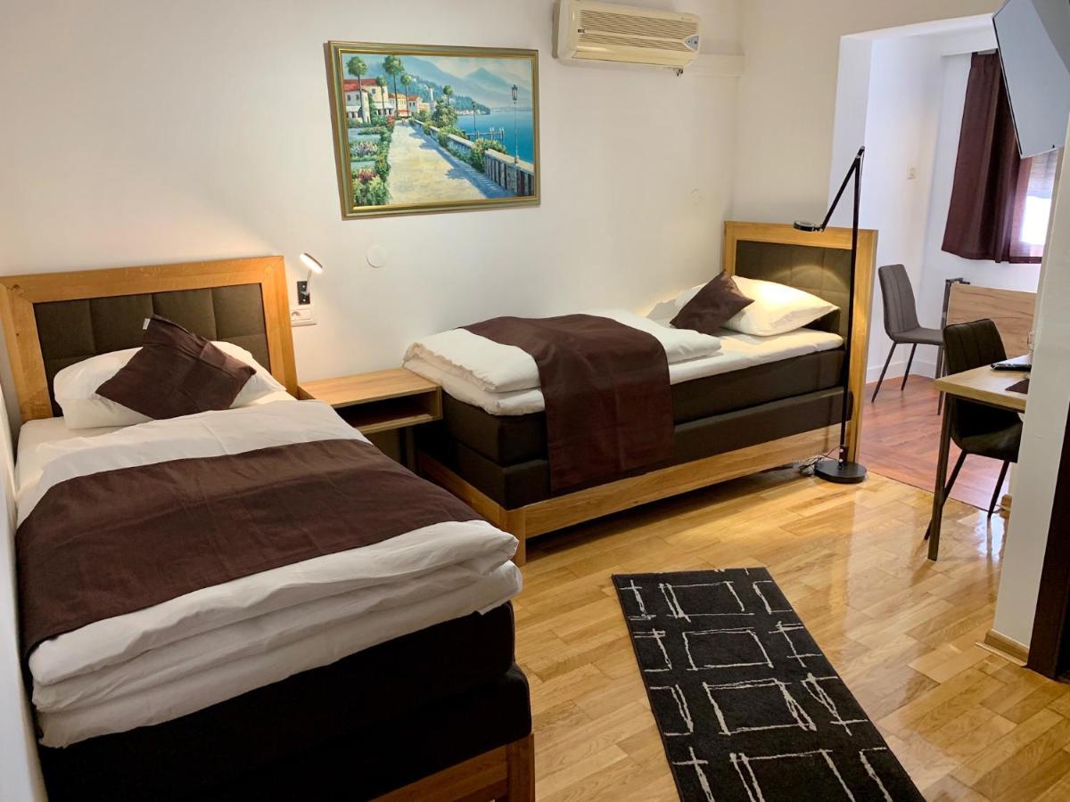 Motel Kiwi Grude ภายนอก รูปภาพ