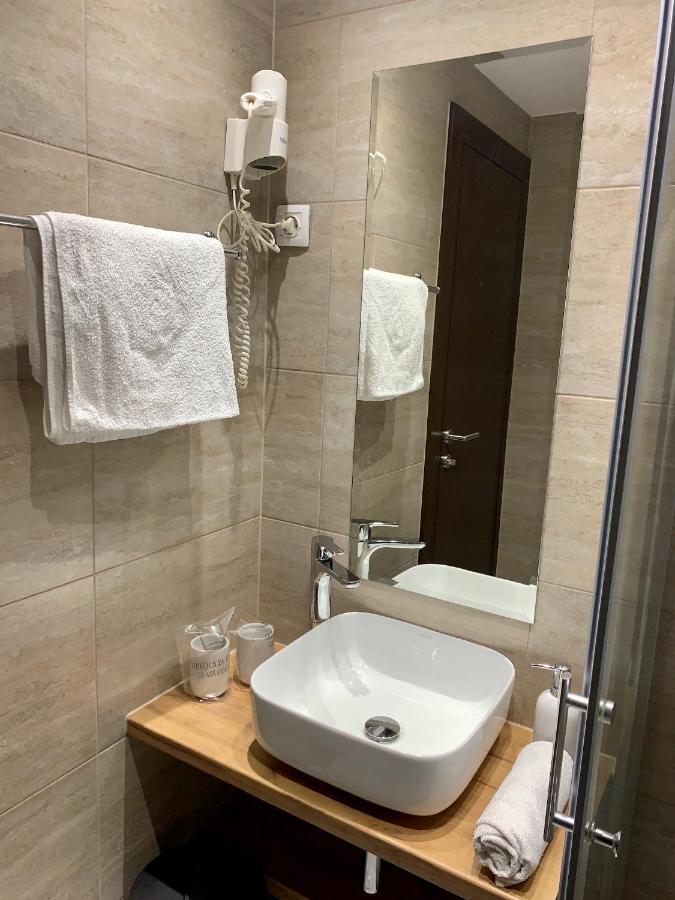 Motel Kiwi Grude ภายนอก รูปภาพ