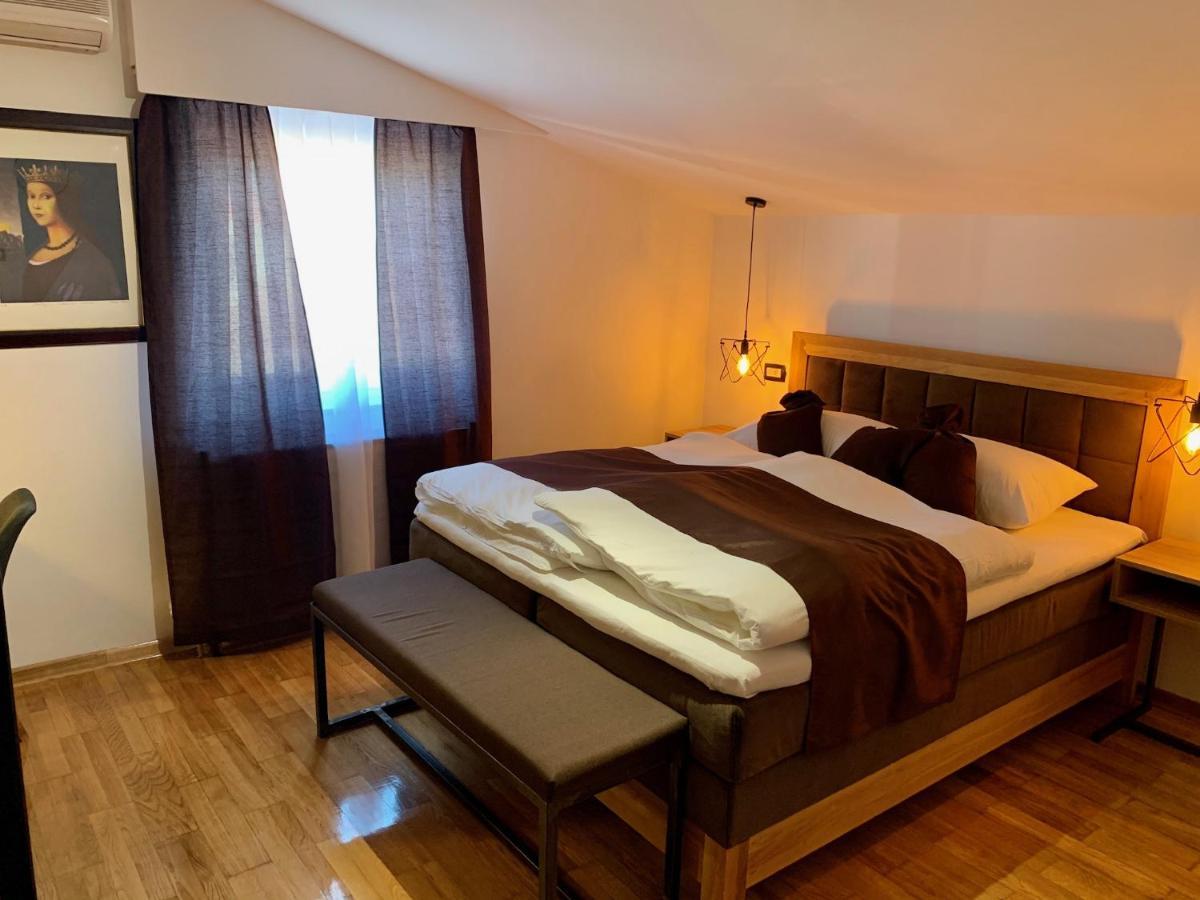 Motel Kiwi Grude ภายนอก รูปภาพ