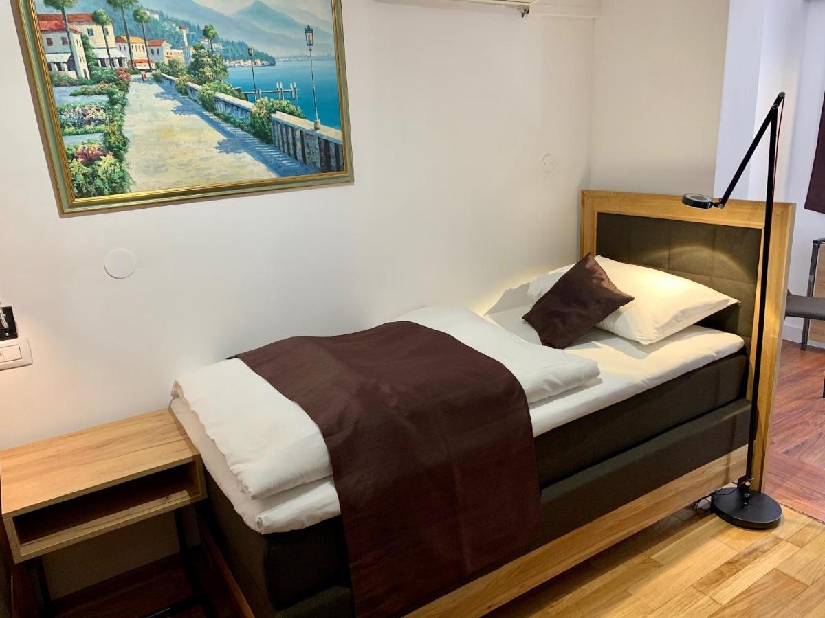 Motel Kiwi Grude ภายนอก รูปภาพ