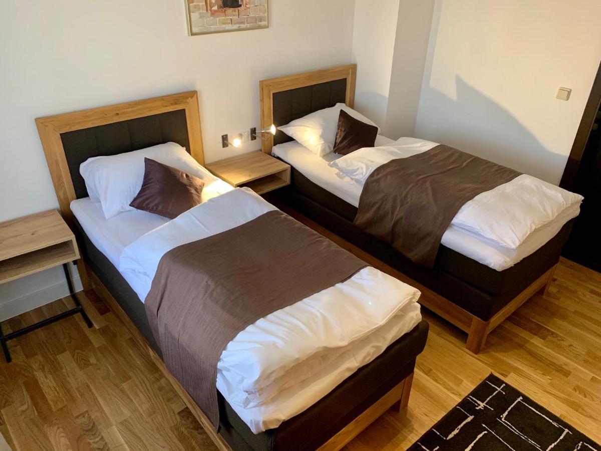 Motel Kiwi Grude ภายนอก รูปภาพ