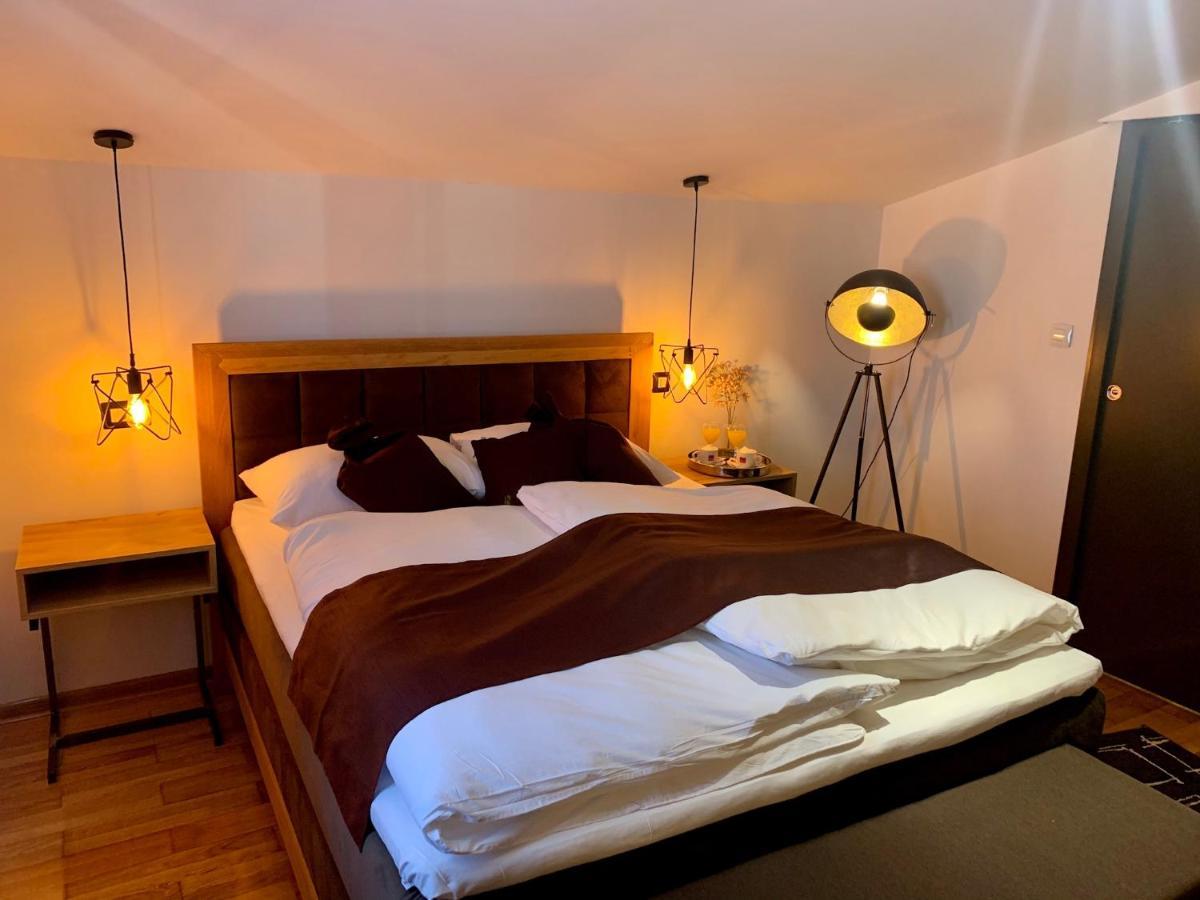 Motel Kiwi Grude ภายนอก รูปภาพ